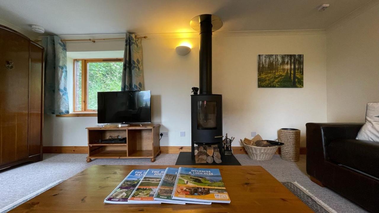 Kerrowdown Cottage-Self Catering For 4 In The Highlands Drumnadrochit Eksteriør billede